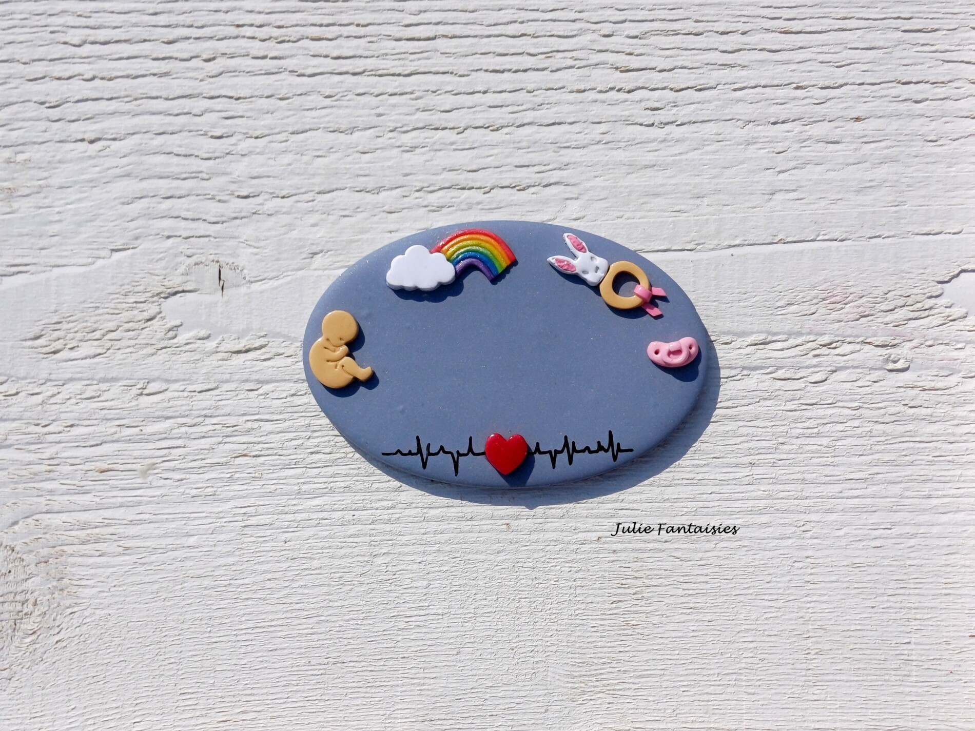 Vous souhaitez un badge métier qui donne du peps à votre blouse C'est par là ! Entièrement personnalisable, vous créez votre badge de A à Z !