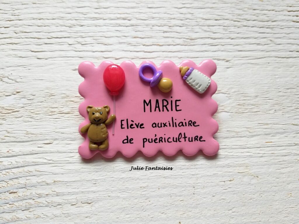 Badge élève de puériculture julie fantaisies badges