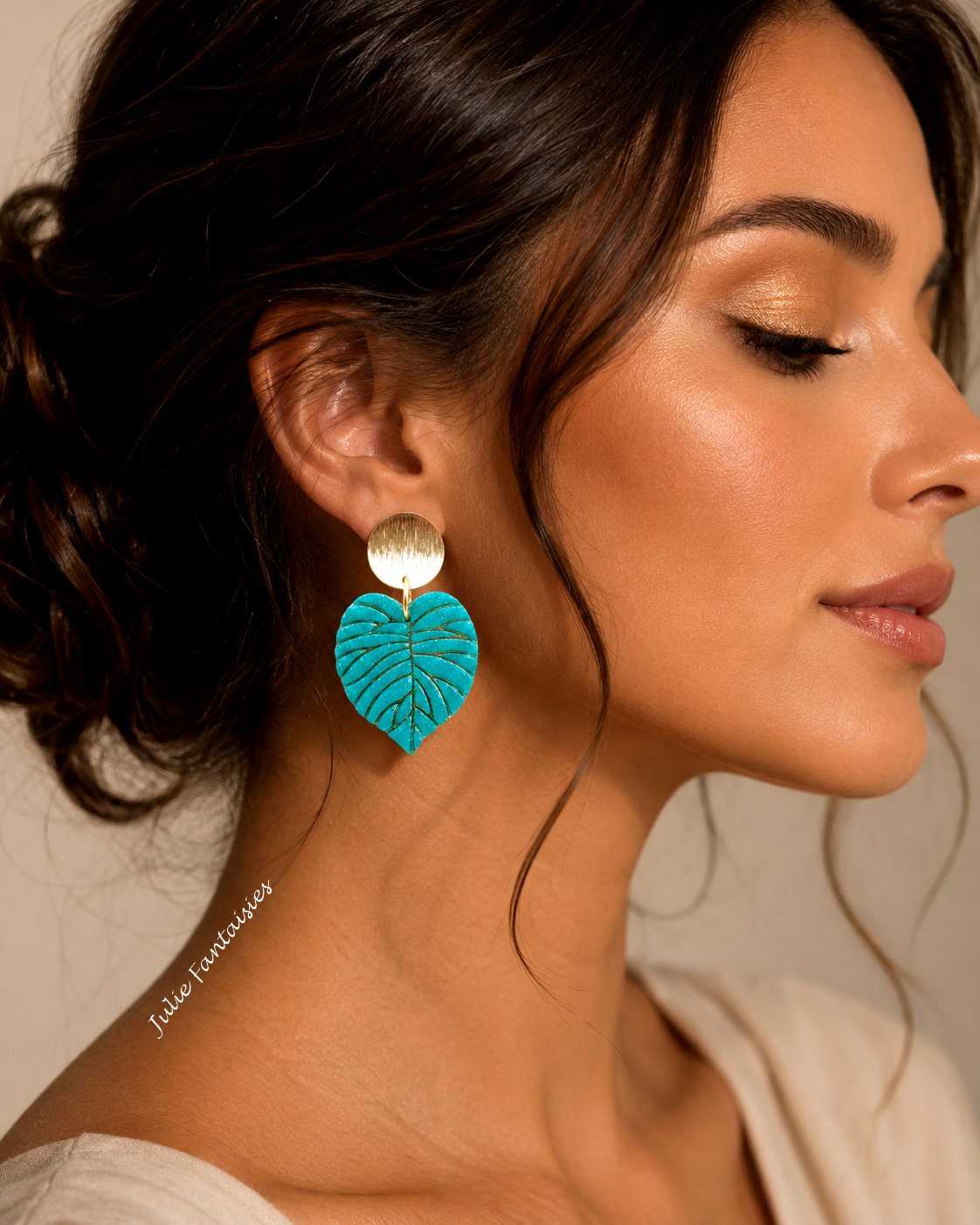 Boucles d'oreilles Feuille Tropicale BO feuille tropicale vert et or boucles d'oreilles handmade chic julie fantaisies badges