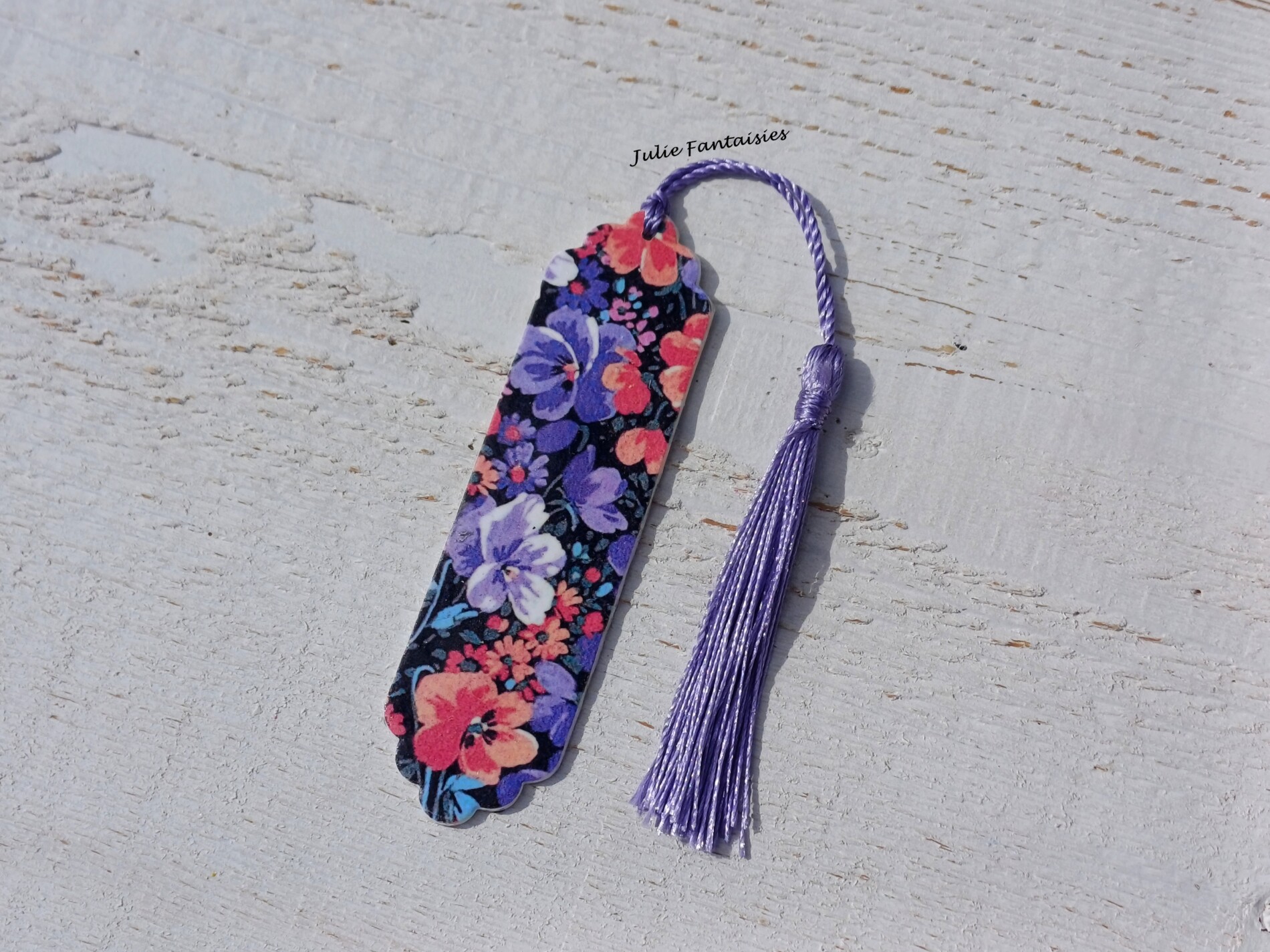 marque page fleur violet noir corail julie fantaisies badges