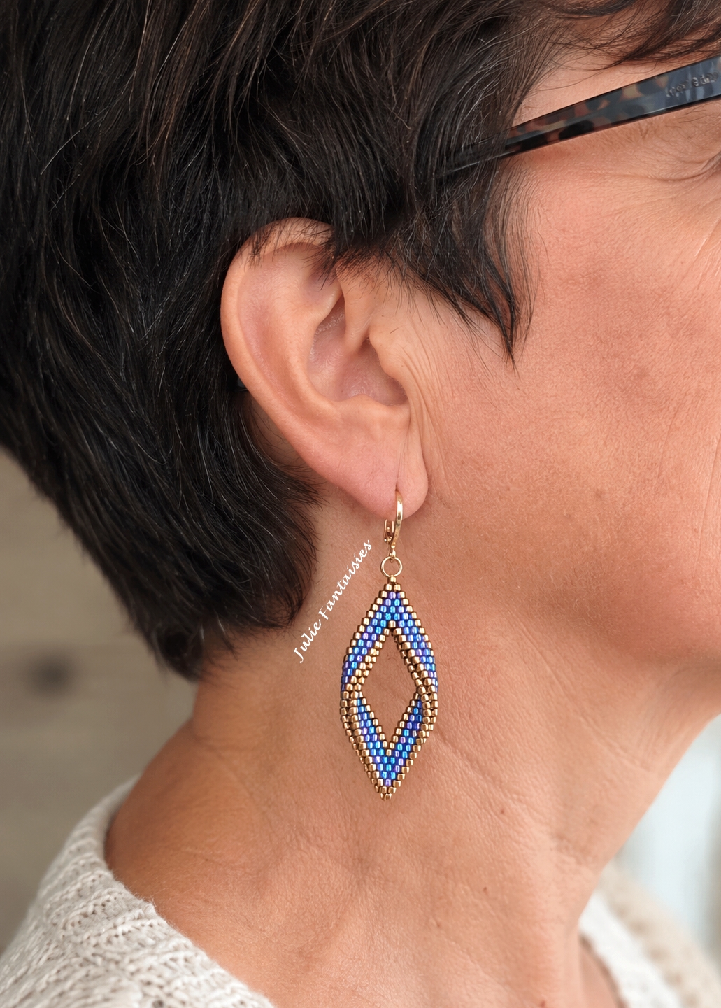 Boucles d'oreilles Twirl bleu et or julie fantaisies badges 2