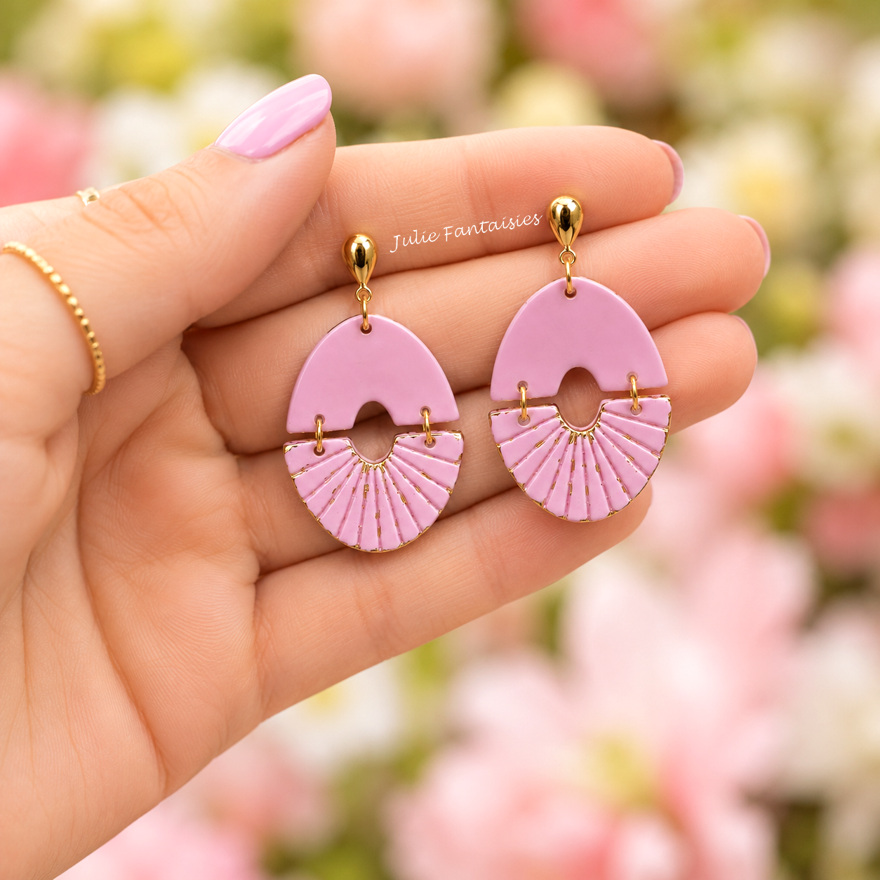 Boucles d'oreilles bohème vieux rose et doré julie fantaisies badges
