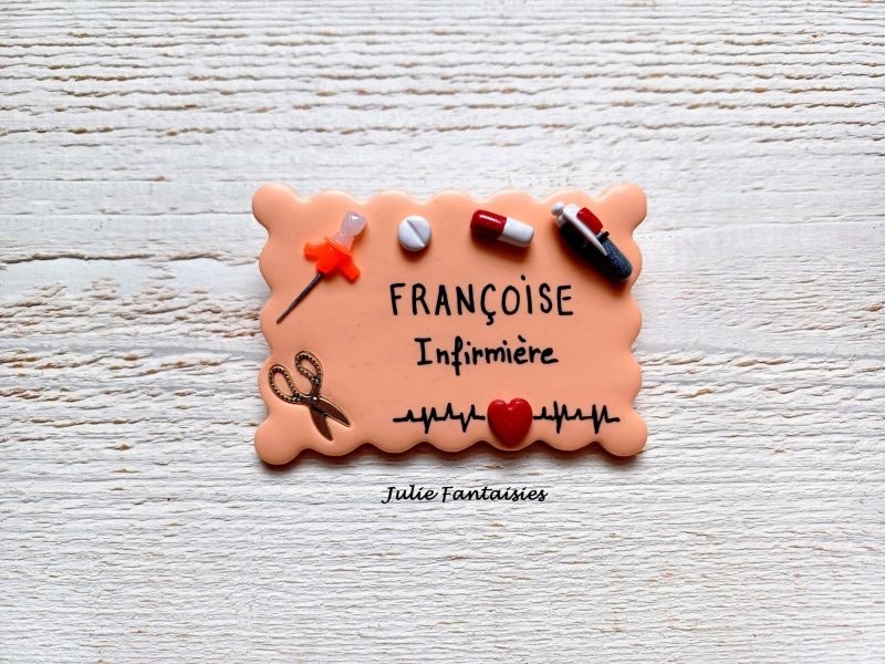 badge métier badge infirmière badge personnalisé badge pharmacienne badge sage femme badge medecin badge gynéco badge interne badge julie fantaisies